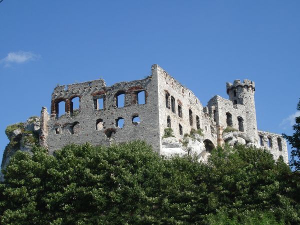 Zamek OGRODZIENIEC **** http://www.zamek-ogrodzieniec.pl/ **** http://zamki.net.pl/zamki/podzamcze/podzamcze.php **** Zamek Ogrodzieniec znajduje się w Podzamcz