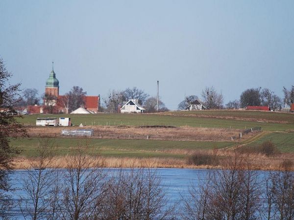 Widok na wieś od strony j. Rozlewisko.