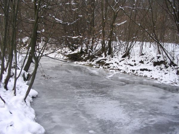 Zamarznieta rzeka