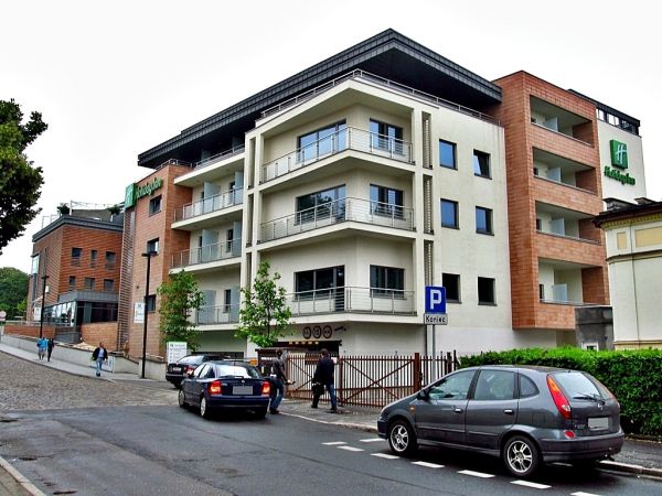 W drodze do Holiday Inn na Grodzkiej