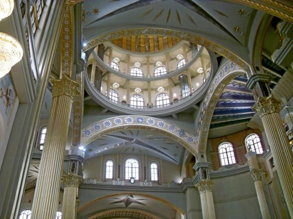 Wnętrze Bazyliki w Licheniu