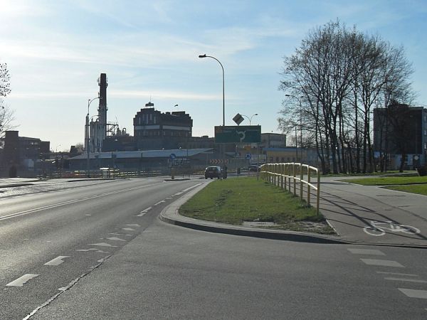 Sikorskiego, Rondo i Polmos pod słońce