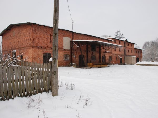 Budynek z 1922 roku.pozostalosc po folwarku