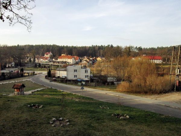 Centum Świętej Lipki,z prawej strony pod lasem znajduje się Hotel w Świętej Lipce. 2011-12-12