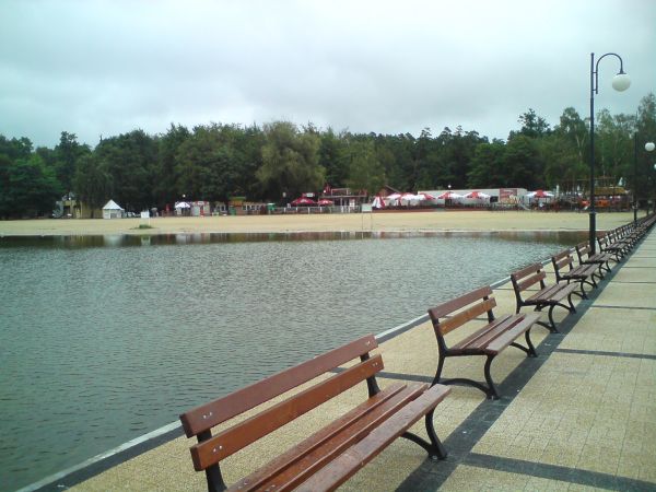 W niepogodę,liczne lokale też puste...