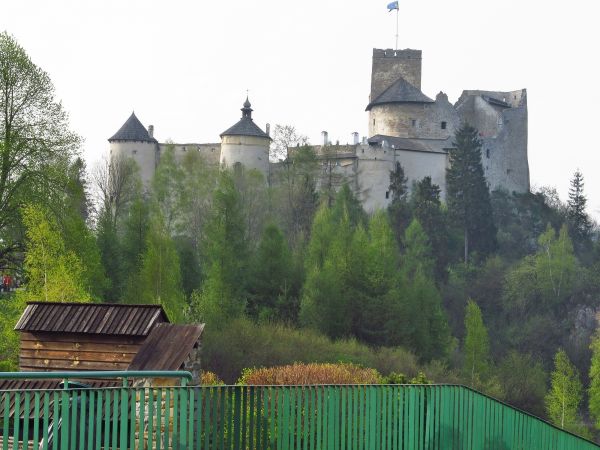 Zamek widziany z tamy