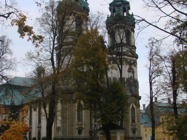 Świątynia NMP w Krzeszowie, kompleks jest zabytkiem klasy 0.