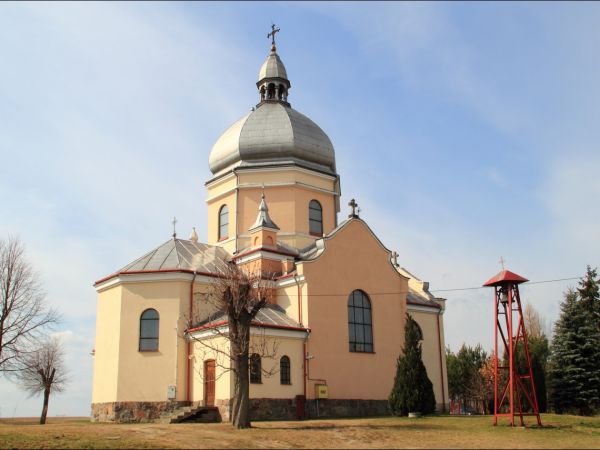 Kościół p.w. św. Antoniego w Cetuli , dawniej cerkiew p.w. św. Michała Archanioła.
