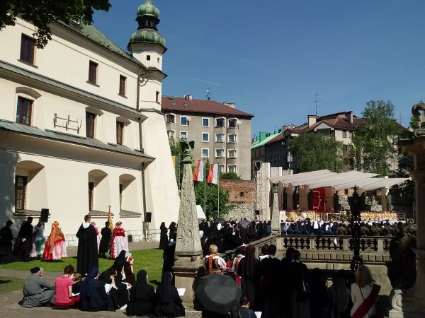 Uroczystości ku czci świętego Stanisława na Skałce z udziałem Prezydenta Polski .