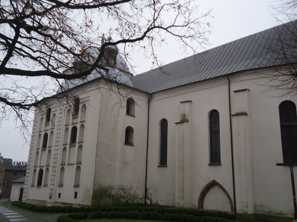 Kościół farny pw. św. Jadwigi Śląskiej - widok z pół.-zach.