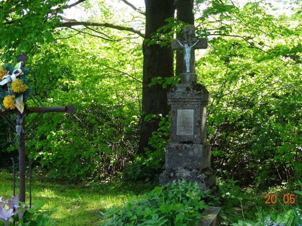 nagrobki - na cmentarzu w sektorze cerkiewnym / zabytkowym.