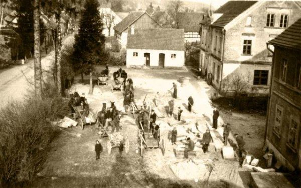 Zbylutów. Rok ok 1947.Remont budynków szkolnych.