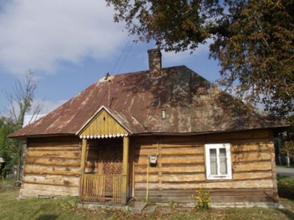 przykład zabytkowej zabudowy, po prawej można uliczką w stronę kościoła - dużo zdjęć w galerii - zapraszam. Tam też - jeszcze kilkanaście lat temu stał dom - ki