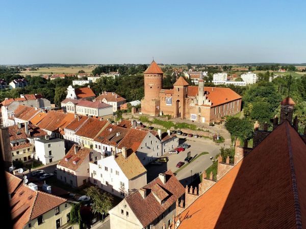 Wschodnia strona reszelskiej starówki,widok z wieży kościelnej,najwyższy punkt widokowy Reszla i okolic. 2011-08-05