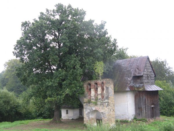 dzwonnica - przed cerkwią  /opuszczone/.