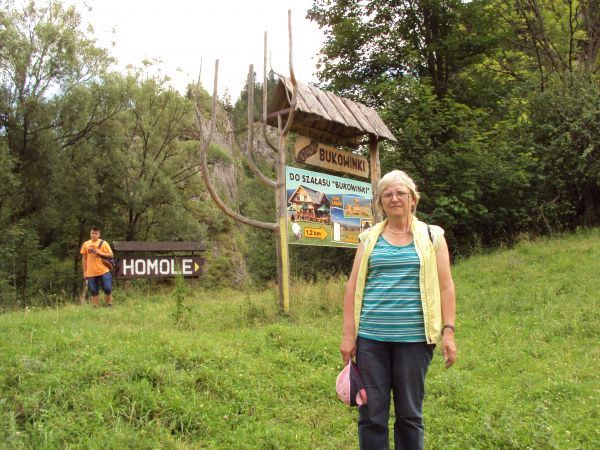 przed wejściem do jednego z najpiękniejszych Rezerwatów Przyrody w Pieninach - "Wąwozu Homole", w 1963r. ten romantyczny zakątek objęto ochroną rezerwatową, udo