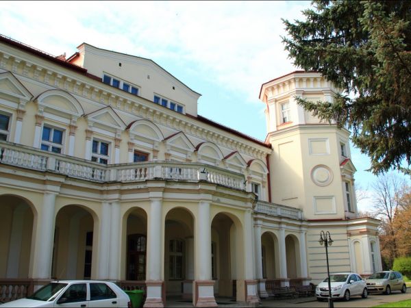 Pałac Lubomirskich w Przemyślu - Bakończycach .  Wybudowany w latach 1885–1887 przez księcia Hieronima Adama Lubomirskiego, według projektu Maksymiliana Nitscha