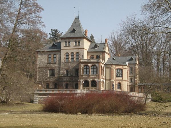 Budynek (pałac) Muzeum Leśnictwa