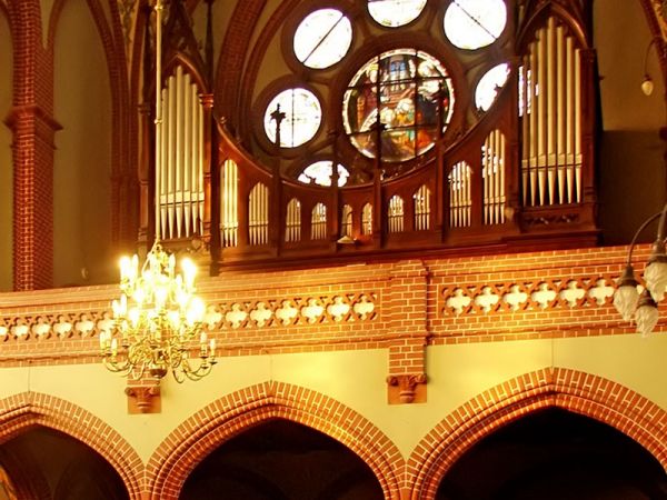 ŻARY kościół pw. Wniebowzięcia NMP