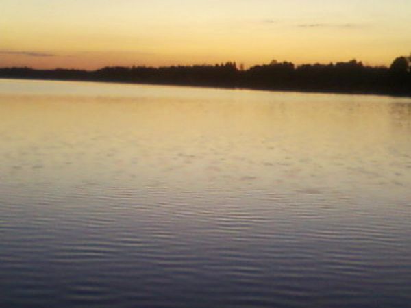 Jezioro Białe w jesienny wieczór