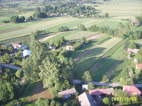 ŻREBCE   WIDOK Z LOTU PARALOTNIA  AUTOR WOJCIECH  PIETRYKOWSKI