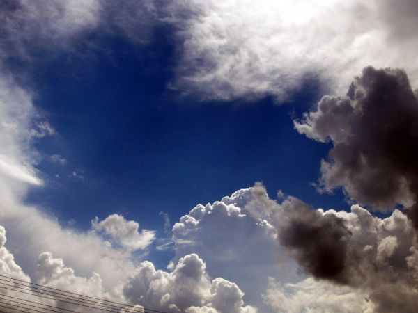 Kolorowe chmury nad Czarną Wodą