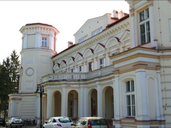 Pałac Lubomirskich w Przemyślu - Bakończycach .  Wybudowany w latach 1885–1887 przez księcia Hieronima Adama Lubomirskiego, według projektu Maksymiliana Nitscha