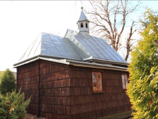 Kościół p.w. Przemienienia Pańskiego d. cerkiew greckokatolicka. Rok budowy 1683 r.  Przebudowany w 1865 r.