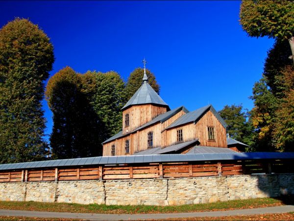 Cerkiew Opieki Matki Bożej w Młynach. Wybudowana pod koniec XVII wieku.  Obecnie Kościół filialny rzymskokatolickiej parafii w Korczowej. W latach 1852-70  prob