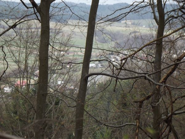 Dolina Osławy i tam drogę widać a my polecamy taką tamtędy trasę : Morochów, Mokre, Wysoczany, Kożuszne - zapraszam do galerii i opisów. Dalej będą wsie z gminy