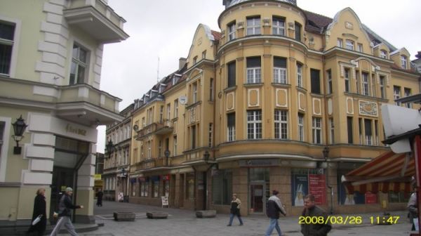 Leszno - ul. Słowiańska - dwa banki