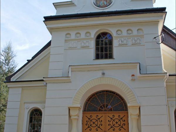 Cerkiew Zaśnięcia Najświętszej Marii Panny w Kalnikowie. Obecna cerkiew została zbudowana w 1920 na miejscu starszej, murowanej cerkwi z 1882. W latach 50. XX w