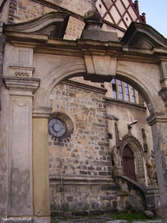 Kościół diecezjalny p.w. Wniebowz. NMP - wejście boczne zachodnie.