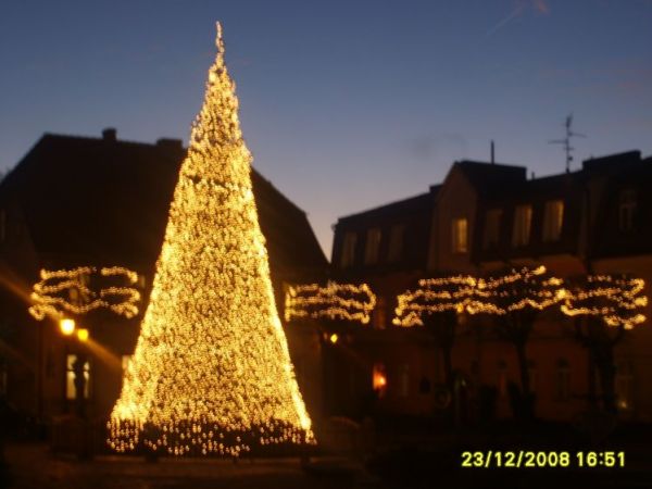 Starówka,Plac Wolności zimą w Połczynie Zdroju