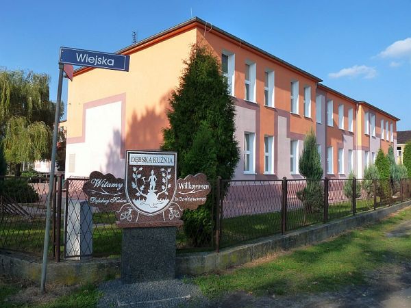 Budynek szkoły podstawowej i gimnazjum