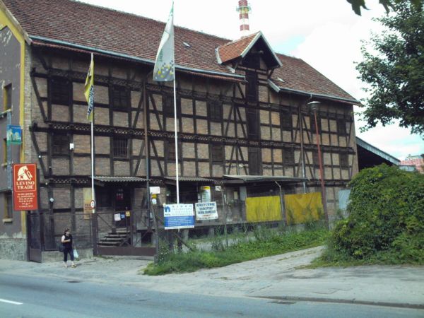 Zabytek w magazyn zamieniony.
ul. Wojciecha Kossaka.