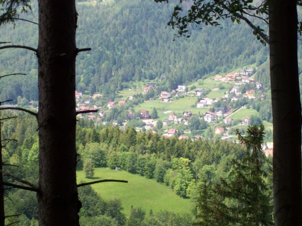 W drodze do centrum przez Kotarz , Hyrcę i Przełęcz Karkoszczonka.