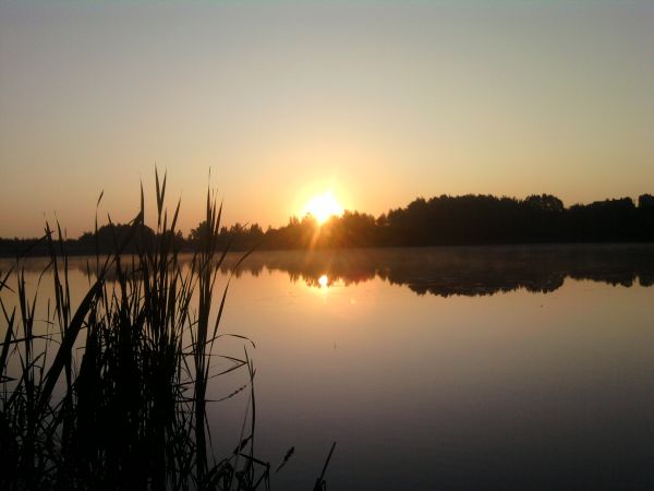 Wschód słońca nad Zalewem