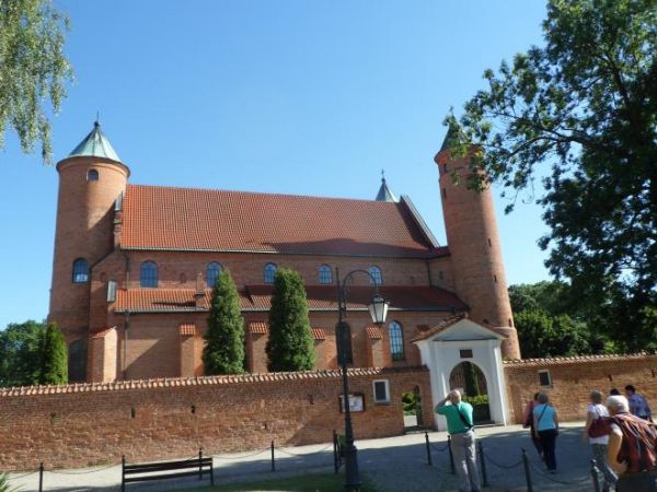 kościół, gdzie został ochrzczony Fryderyk Chopin. Tutaj też dwieście lat temu - w 1806r. - ślub wzięli rodzice Fryderyka a to Mikołaj Chopin i Justyna z Krzyżan