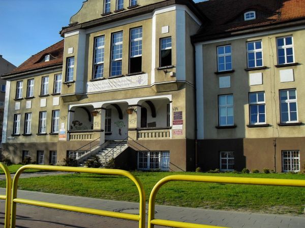 Budynek socjalny przy Sikorskiego i rondzie Wałaszewskiego