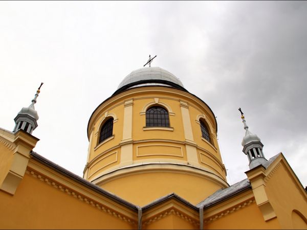 Kościół p.w. Narodzenia NMP w Niemstowie.