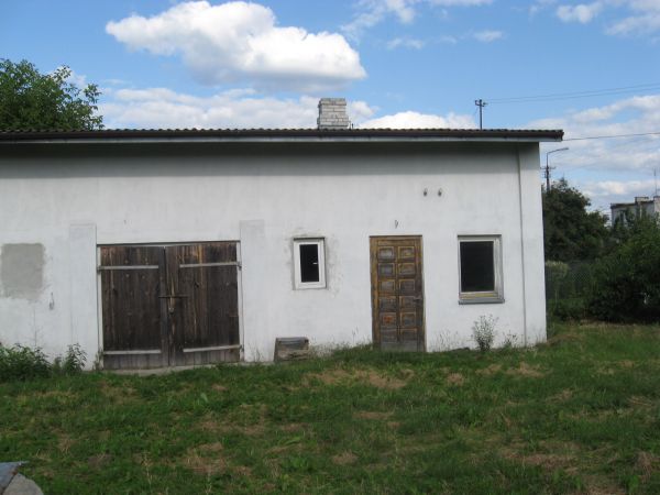 Budynek gospodarczy przystosowany do zamieszkania