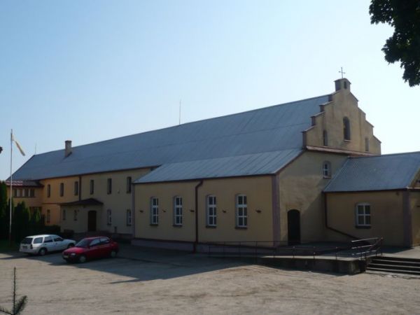 Widok na kościół pw. Chrystusa Króla.