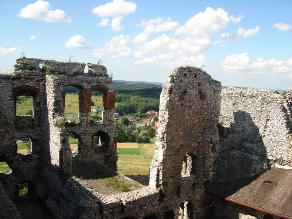 Zamek OGRODZIENIEC **** http://www.zamek-ogrodzieniec.pl/ **** http://zamki.net.pl/zamki/podzamcze/podzamcze.php **** Zamek Ogrodzieniec znajduje się w Podzamcz