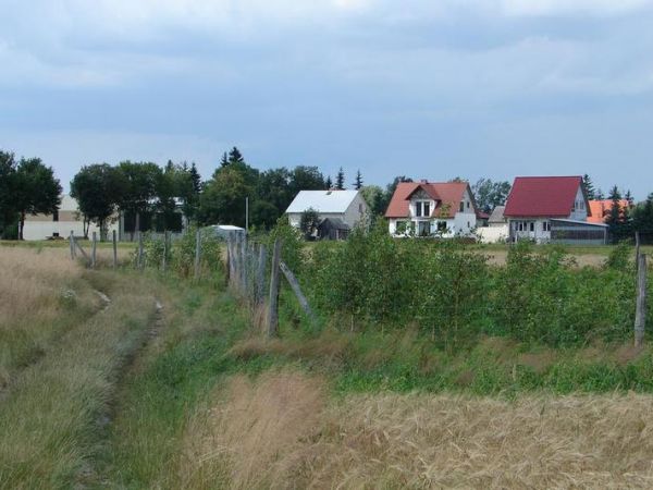 Nowe osiedle przy szkole.