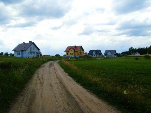 Nowe osiedle domów w Lipuszu.