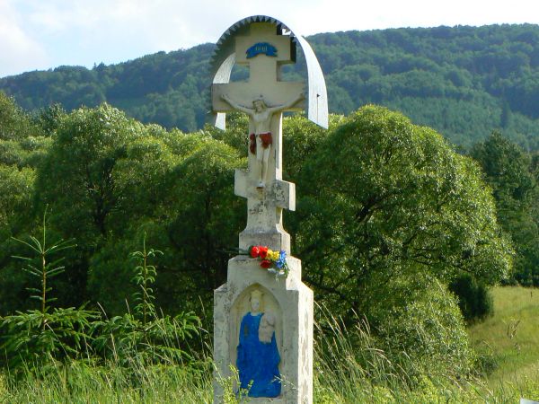 Przydrożny krzyż.