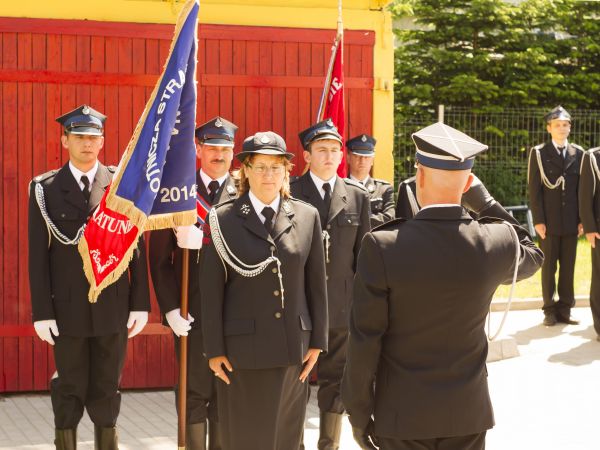 Przekazanie  sztandaru dla OSP Domacyno