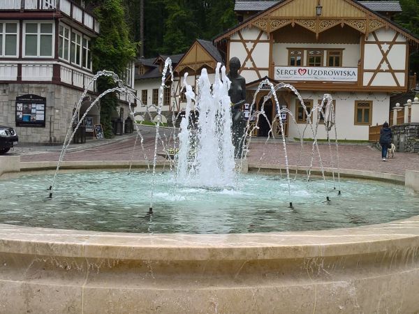 Fontanna na Placu Dietla.