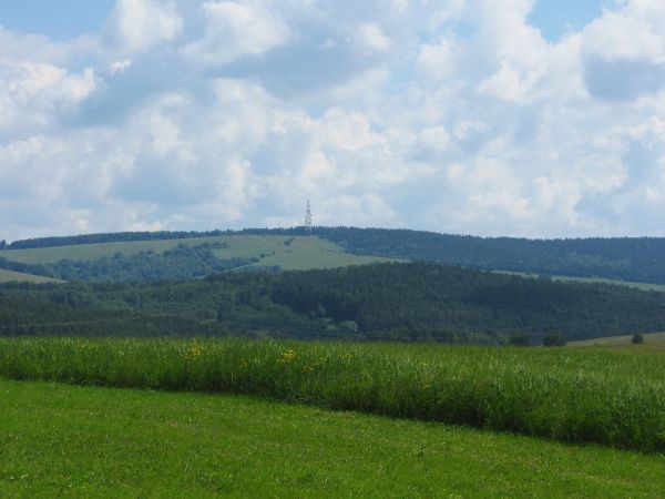 pasmo Dziady, tam przekaźnik ale też szlaki tras turystycznych, np. z m.Zawadka Morochowska do m. Bukowsko /jest galeria - zapraszam/ lub bardziej w lewo do m.